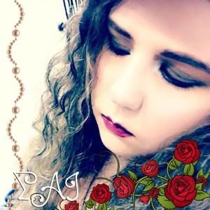 Meet your Posher, Joelle